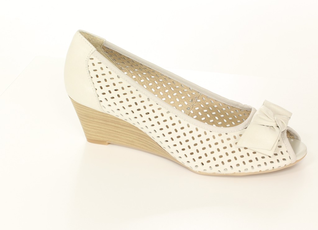Caprice Czółenka 9-29312-32 OffWhite