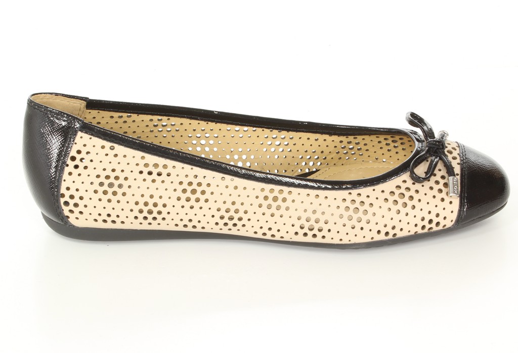 Geox Baleriny D42M4B Skin/Black
