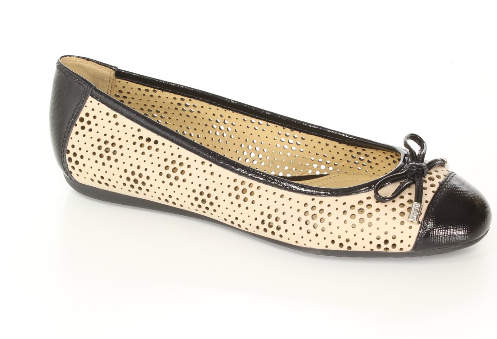 Geox Baleriny D42M4B Skin/Black
