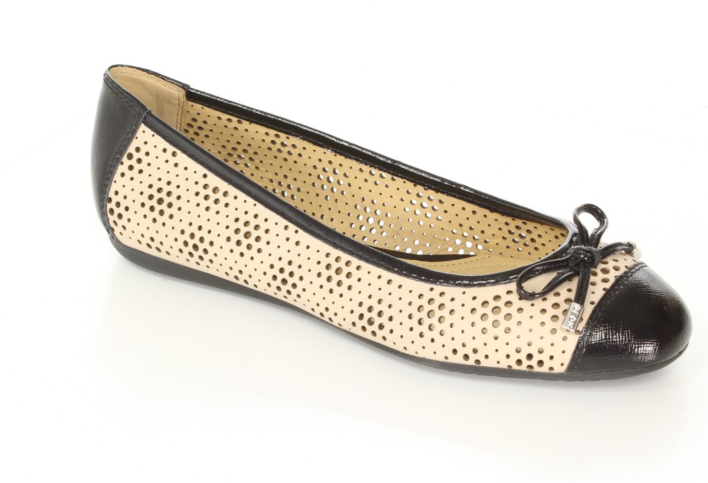 Geox Baleriny D42M4B Skin/Black
