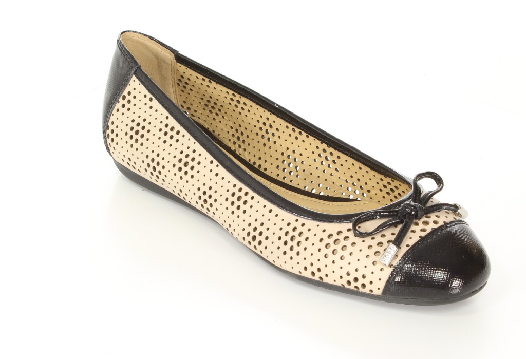 Geox Baleriny D42M4B Skin/Black
