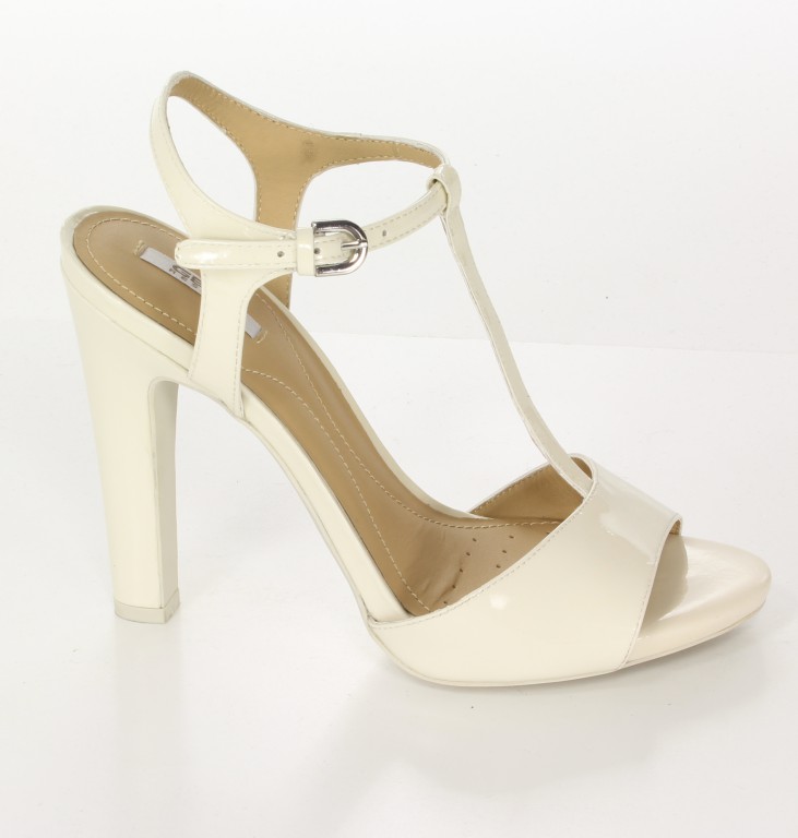 Geox Sandały D42N8A Milk
