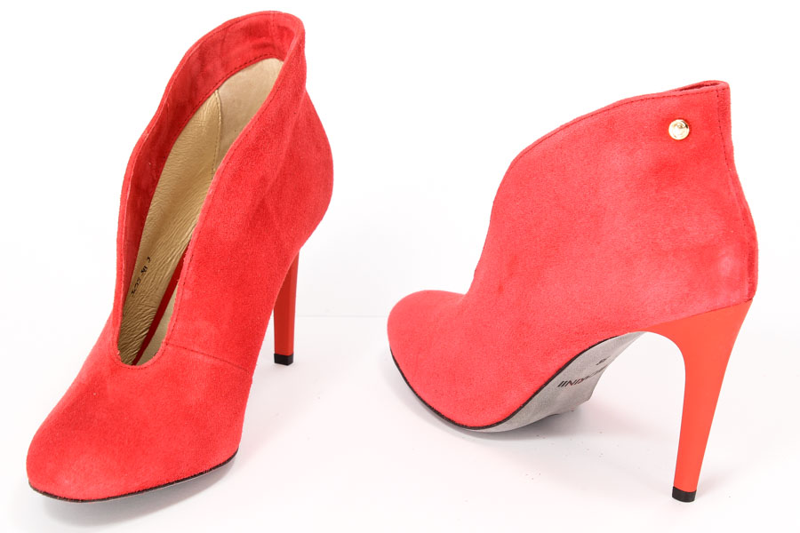 Botki Carinii B3255-F37-000-000-A92 Suede 0336 
