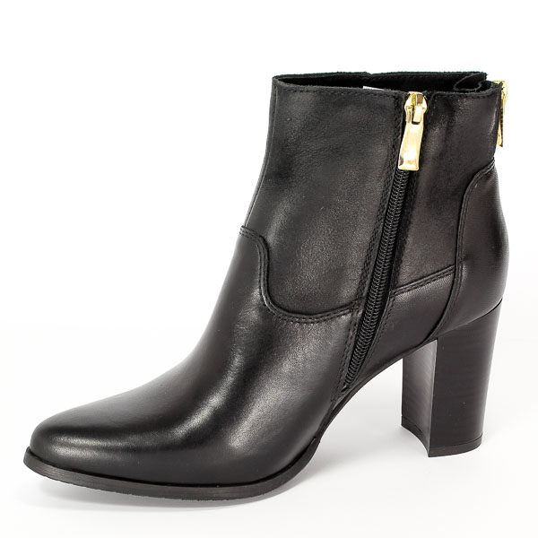 Simen Botki  8320 Sandro 04/S04 