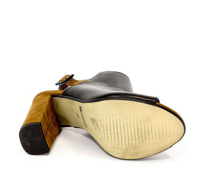 Botki letnie Carinii B3868-E50-793-000-C15 Czarny