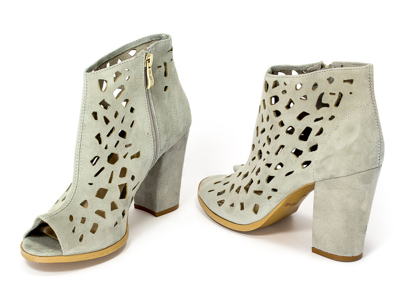 Botki Letnie Carinii B3976-J94-000-000-C36 Szary