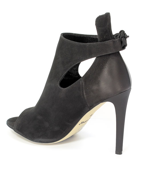 Botki Letnie Carinii B3896-360-000-000-B40 Czarny