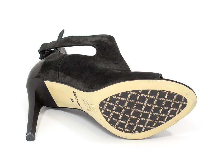 Botki Letnie Carinii B3896-360-000-000-B40 Czarny