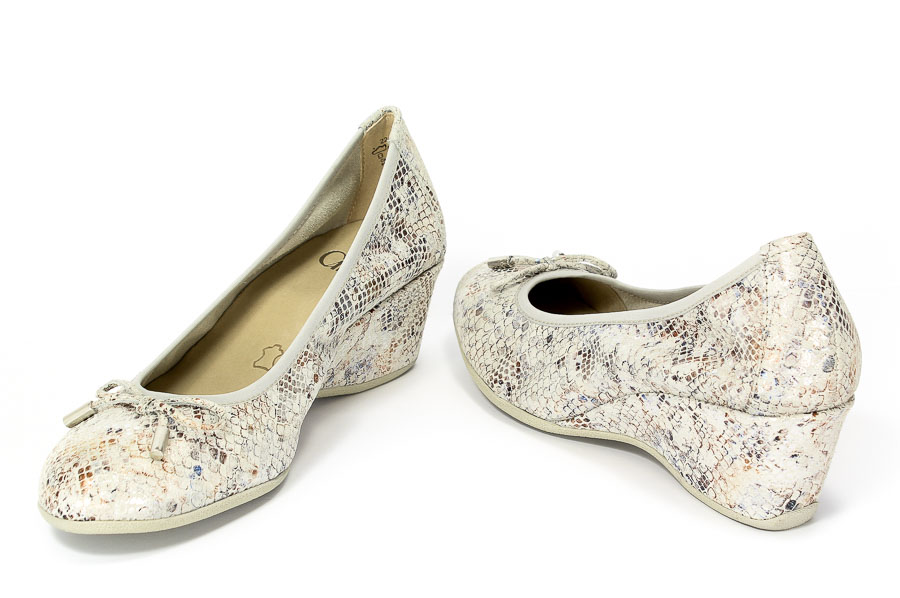 Półbuty Caprice 9-22451-28 112 Offwhite Re.Mu