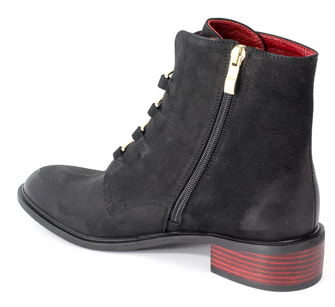 Trzewiki Carinii B4241-360-000-PSK-C58 Czarny