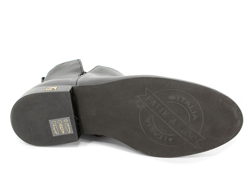 Botki Carinii B4342-E50-000-000-C97 Czarny