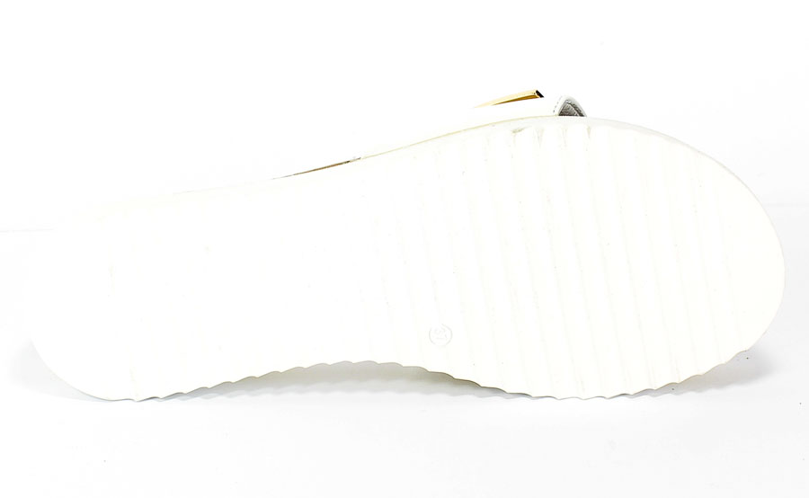 Klapki Carinii B4891-L46-000-000-986 Biały