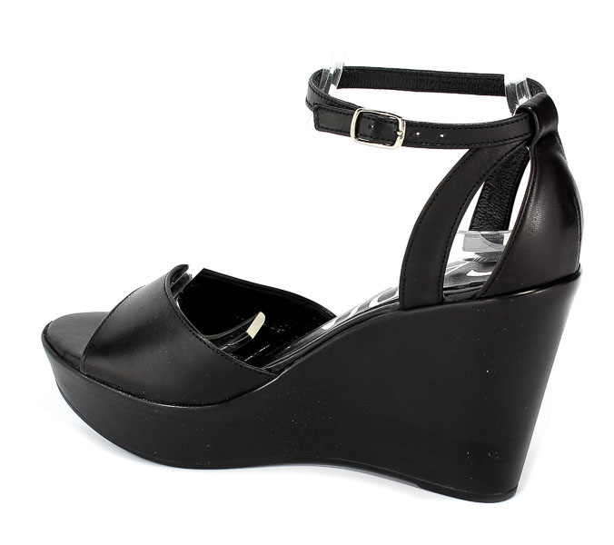 Sandały Carinii B4921-E50-000-000-C82 Czarny