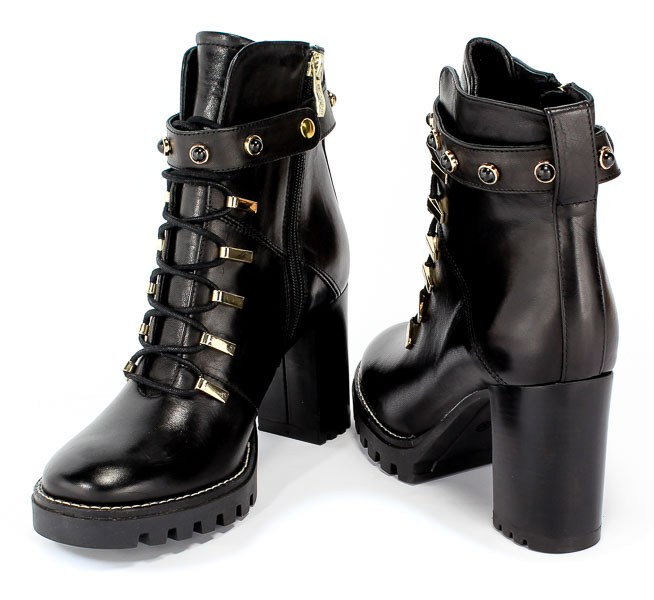 Botki Carinii B4493-E50-000-PSK-D13 Czarny