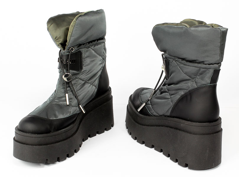 Botki Carinii B7968-R91-680-000-E67Czarny