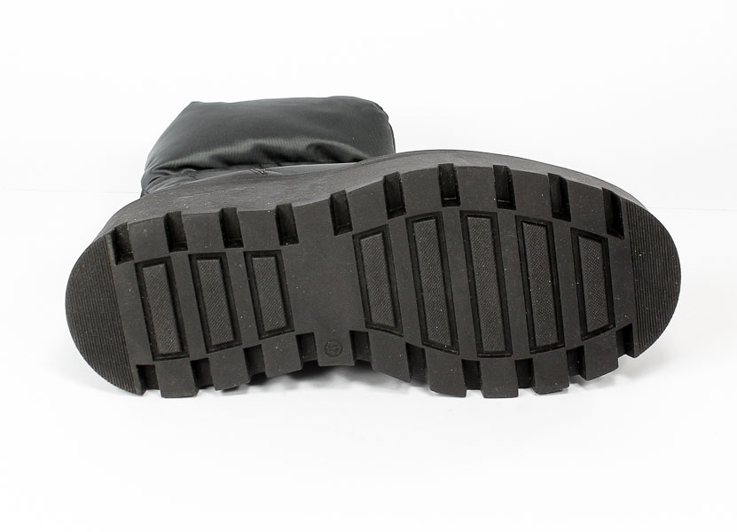 Botki Carinii B7968-R91-680-000-E67Czarny