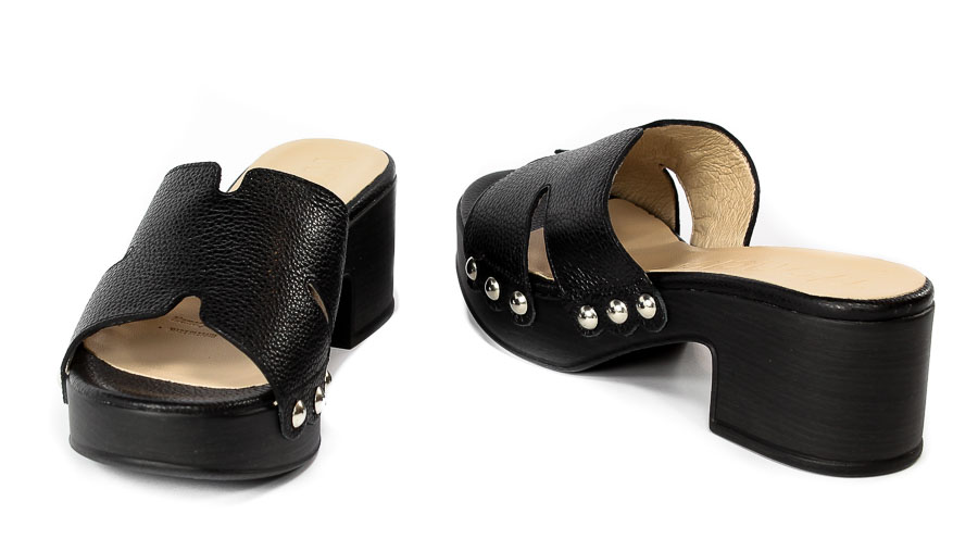 Klapki Wonders D-8821 Wild V Negro