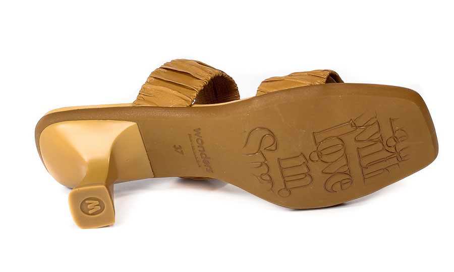 Klapki Wonders F-7802 Elast Frunci Camel